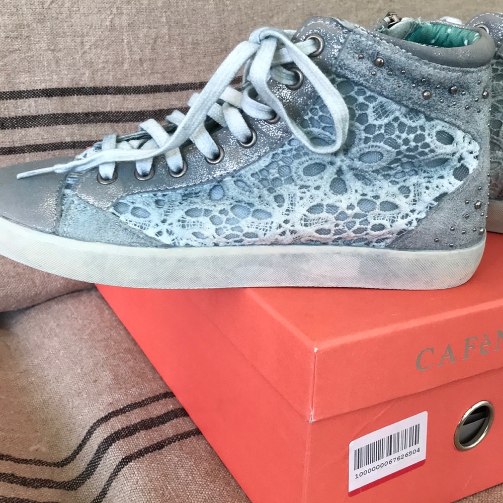 CAFe NOIR lace and suede runner 8